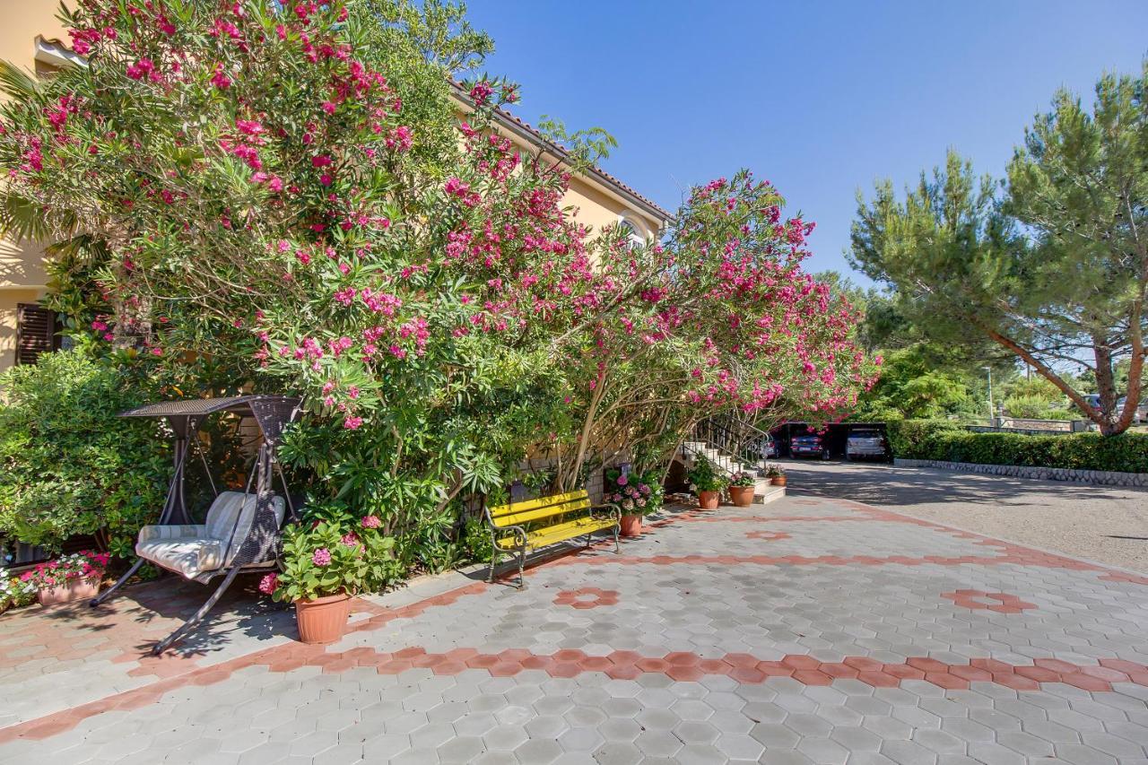 Apartmani Mavrinac Nerezine Buitenkant foto