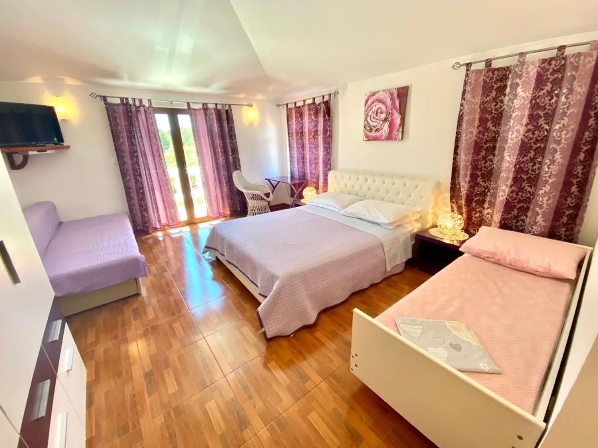 Apartmani Mavrinac Nerezine Kamer foto