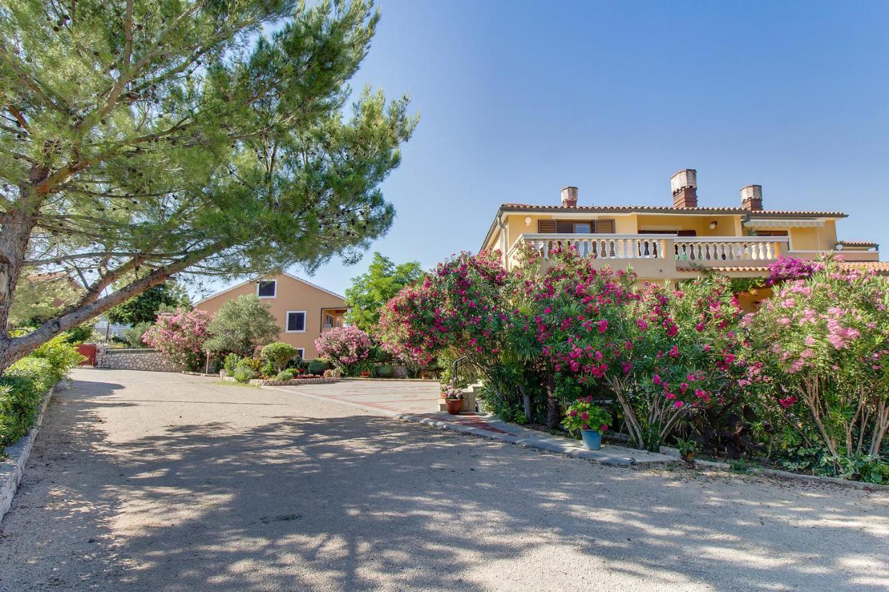 Apartmani Mavrinac Nerezine Buitenkant foto
