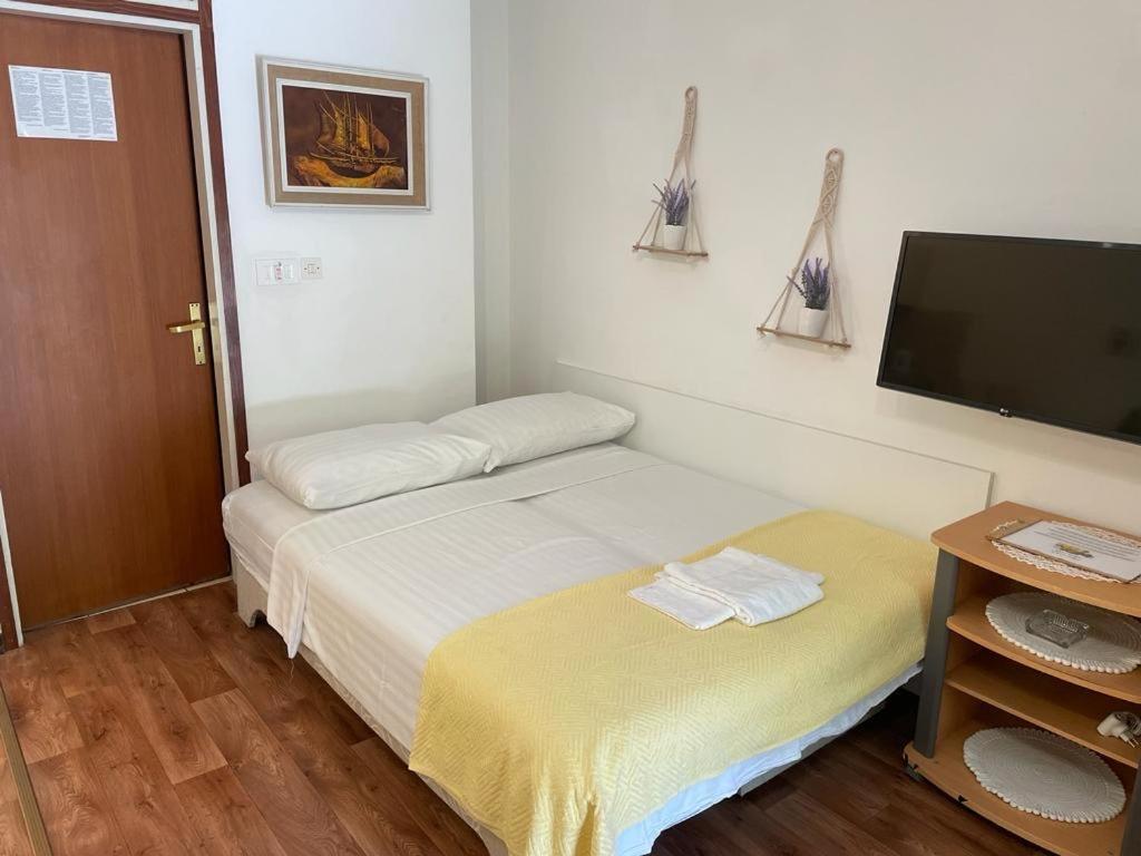Apartmani Mavrinac Nerezine Kamer foto
